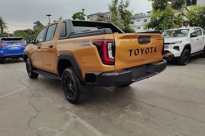 TRAVO OVERLAND PLUS 4WD 2026 2.8 AT DOUBLE CAB ORANGE  71475 full