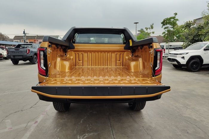TRAVO OVERLAND PLUS 4WD 2026 2.8 AT DOUBLE CAB ORANGE  71475 full