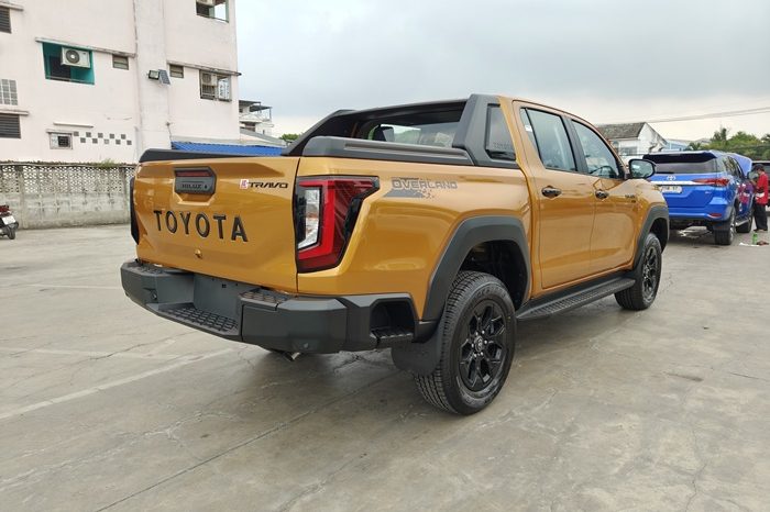 TRAVO OVERLAND PLUS 4WD 2026 2.8 AT DOUBLE CAB ORANGE  71475 full