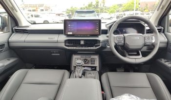 TRAVO OVERLAND PLUS 4WD 2026 2.8 AT DOUBLE CAB ORANGE  71475 full