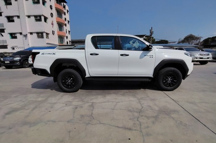 TRAVO PREMIUM 4TREX 2026 2.8 4WD MT DOUBLE CAB WHITE  42412 full