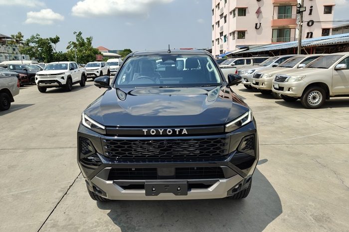 TRAVO OVERLAND PLUS 4WD 2026 2.8 AT DOUBLE CAB BLACK  22011 full