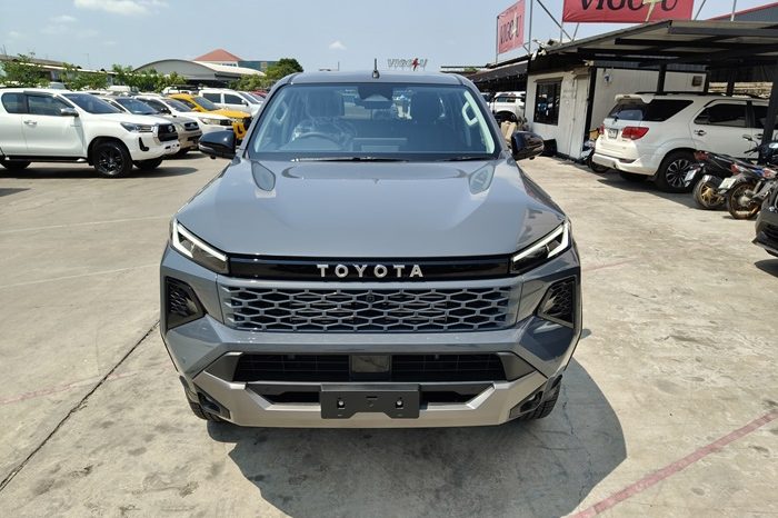 TRAVO OVERLAND PLUS 4WD 2026 2.8 AT DOUBLE CAB GREY  22060 full