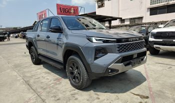 TRAVO OVERLAND PLUS 4WD 2026 2.8 AT DOUBLE CAB GREY  22060 full