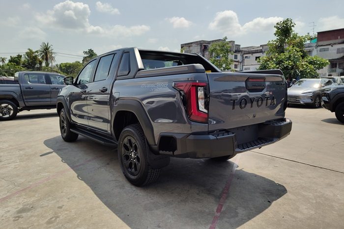 TRAVO OVERLAND PLUS 4WD 2026 2.8 AT DOUBLE CAB GREY  22060 full