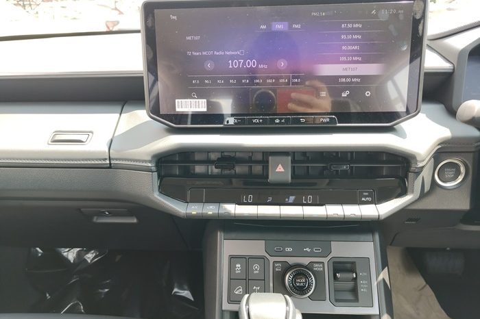 TRAVO OVERLAND PLUS 4WD 2026 2.8 AT DOUBLE CAB GREY  22060 full