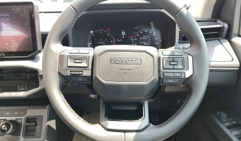 TRAVO OVERLAND PLUS 4WD 2026 2.8 AT DOUBLE CAB GREY  22060 full