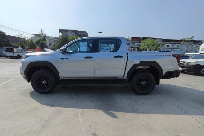 TRAVO PREMIUM PRE 2026 2.8 AT DOUBLE CAB SILVER  600264 full