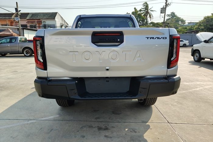 TRAVO PREMIUM PRE 2026 2.8 AT DOUBLE CAB SILVER  600264 full