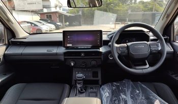 TRAVO PREMIUM PRE 2026 2.8 AT DOUBLE CAB SILVER  600264 full