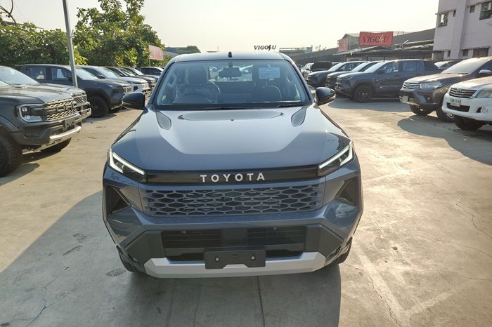 TRAVO PREMIUM PRE 2026 2.8 AT DOUBLE CAB GREY 600743 full
