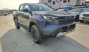 TRAVO PREMIUM PRE 2026 2.8 AT DOUBLE CAB GREY 600743 full