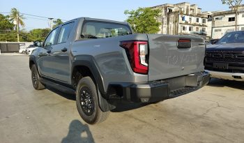 TRAVO PREMIUM PRE 2026 2.8 AT DOUBLE CAB GREY 600743 full