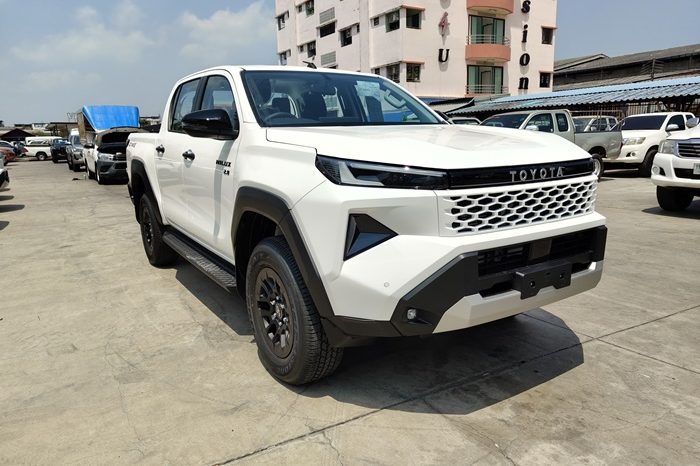 TRAVO PREMIUM 4TREX 2026 2.8 4WD MT DOUBLE CAB WHITE  42536 full