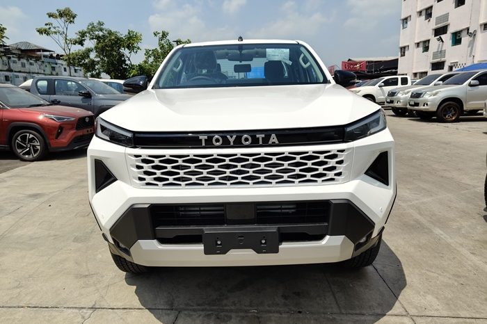 TRAVO PREMIUM 4TREX 2026 2.8 4WD MT DOUBLE CAB WHITE  42536 full
