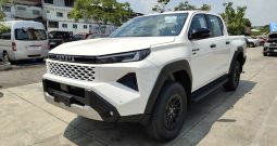 TRAVO PREMIUM 4TREX 2026 2.8 4WD MT DOUBLE CAB WHITE  42536