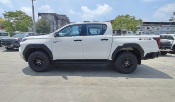 TRAVO PREMIUM 4TREX 2026 2.8 4WD MT DOUBLE CAB WHITE  42536 full
