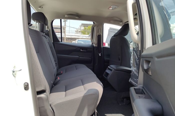 TRAVO PREMIUM 4TREX 2026 2.8 4WD MT DOUBLE CAB WHITE  42536 full