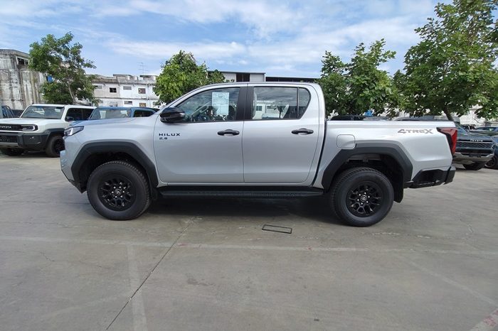 TRAVO PREMIUM 4TREX 2026 2.8 4WD MT DOUBLE CAB SILVER  60161 full