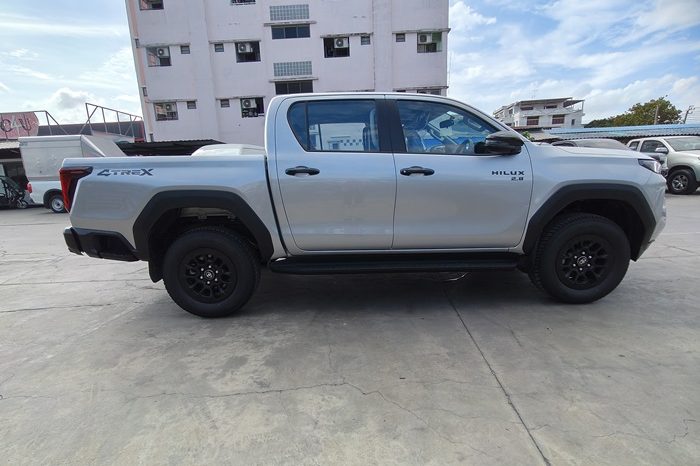 TRAVO PREMIUM 4TREX 2026 2.8 4WD MT DOUBLE CAB SILVER  60161 full