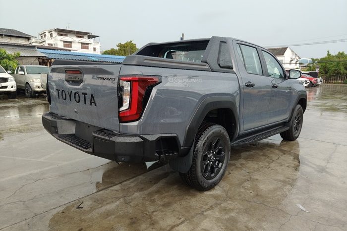 TRAVO OVERLAND PRE 2026 2.8 AT DOUBLE CAB GREY  40645 full