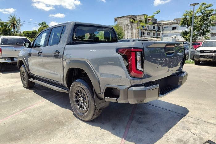 TRAVO PREMIUM PRE 2026 2.8 AT DOUBLE CAB GREY  03539 full