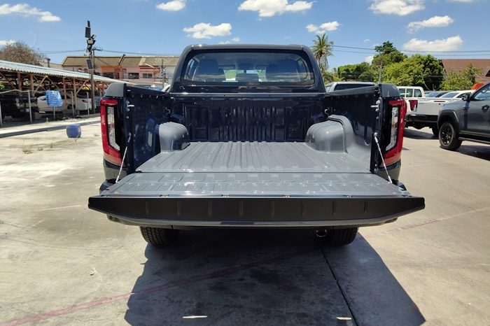 TRAVO PREMIUM PRE 2026 2.8 AT DOUBLE CAB GREY  03539 full