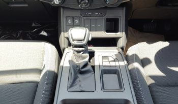 TRAVO PREMIUM PRE 2026 2.8 AT DOUBLE CAB GREY  03539 full