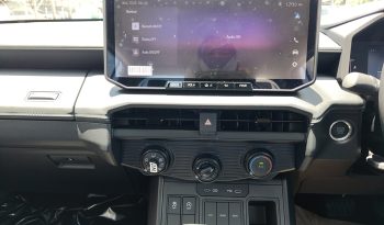 TRAVO PREMIUM PRE 2026 2.8 AT DOUBLE CAB GREY  03539 full
