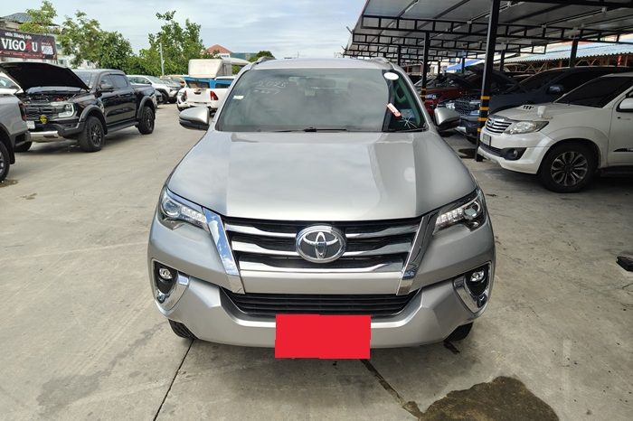 TOYOTA 2WD 2020 2.4V AT FORTUNER SILVER  6844 full