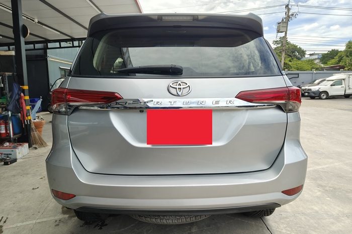 TOYOTA 2WD 2020 2.4V AT FORTUNER SILVER  6844 full