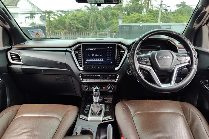 ISUZU 4WD 2020 3.0 AT DOUBLE CAB BLACK  8976 full
