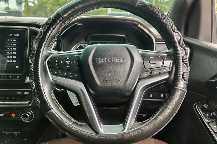 ISUZU 4WD 2020 3.0 AT DOUBLE CAB BLACK  8976 full