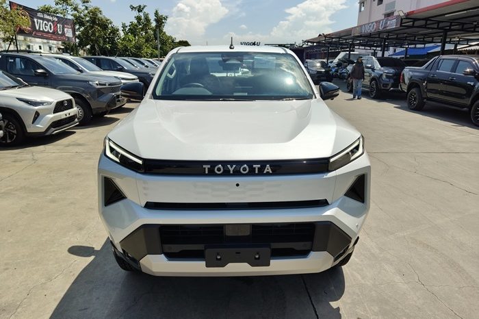 TRAVO E 2026 EV AT DOUBLE CAB WHITE  800193 full