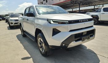 TRAVO E 2026 EV AT DOUBLE CAB WHITE  800193 full
