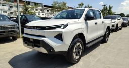 TRAVO E 2026 EV AT DOUBLE CAB WHITE  800193