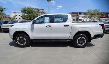 TRAVO E 2026 EV AT DOUBLE CAB WHITE  800193 full