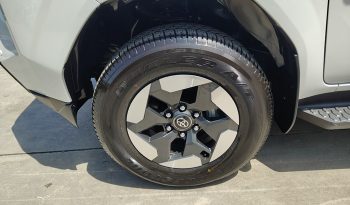 TRAVO E 2026 EV AT DOUBLE CAB WHITE  800193 full
