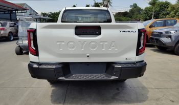 TRAVO E 2026 EV AT DOUBLE CAB WHITE  800193 full