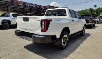 TRAVO E 2026 EV AT DOUBLE CAB WHITE  800193 full