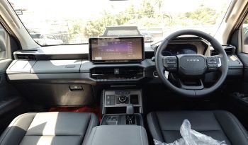 TRAVO E 2026 EV AT DOUBLE CAB WHITE  800193 full
