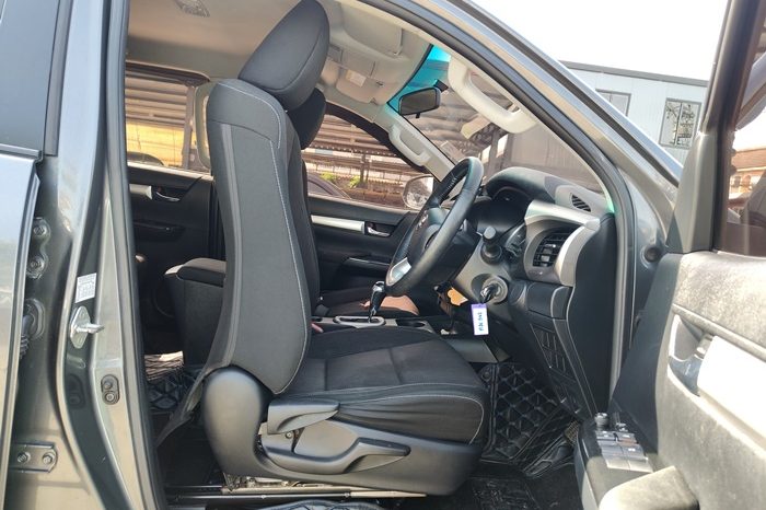 REVO PRE 2019 2.4E AT DOUBLE CAB DARK GREY 562 full
