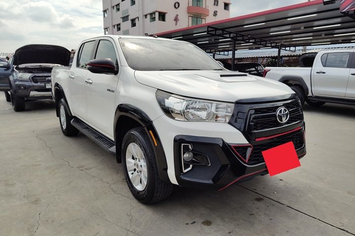 REVO PRE 2018 2.4E AT DOUBLE CAB WHITE 9185 full