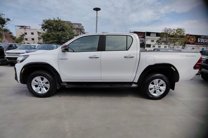 REVO PRE 2018 2.4E AT DOUBLE CAB WHITE 9185 full