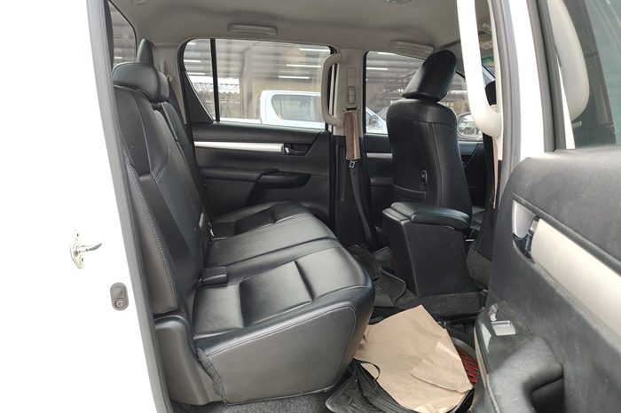 REVO PRE 2018 2.4E AT DOUBLE CAB WHITE 9185 full