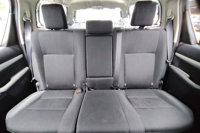 REVO PRE 2019 2.4E AT DOUBLE CAB WHITE 3868 full