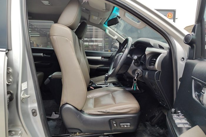 REVO PRE 2017 2.4G AT DOUBLE CAB SILVER  1231 full