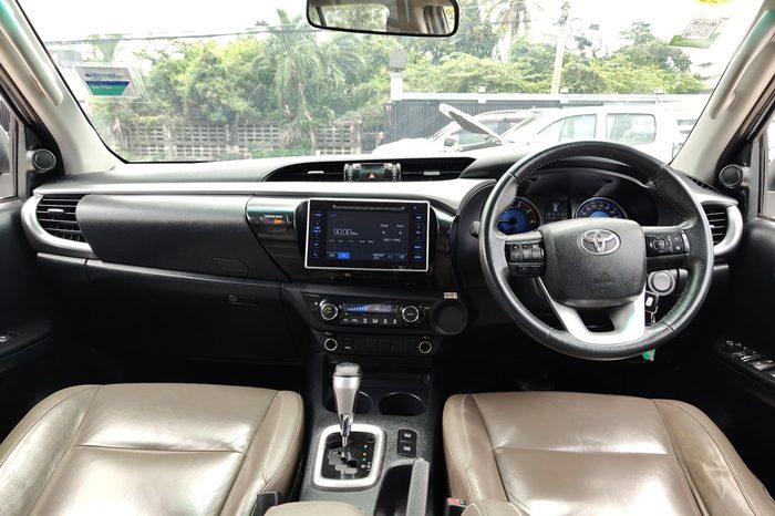 REVO PRE 2017 2.4G AT DOUBLE CAB SILVER  1231 full
