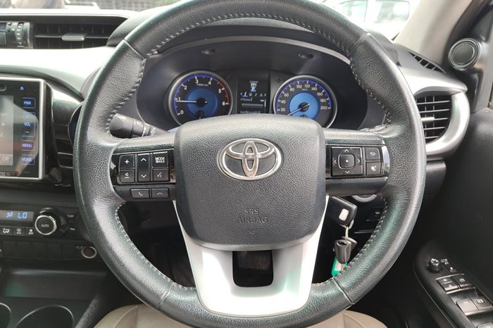 REVO PRE 2017 2.4G AT DOUBLE CAB SILVER  1231 full