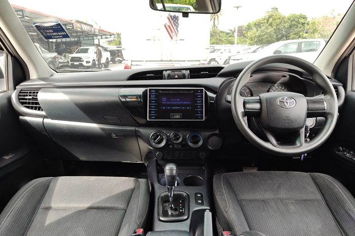 REVO 2WD 2019 2.4J AT DOUBLE CAB WHITE  1768 full